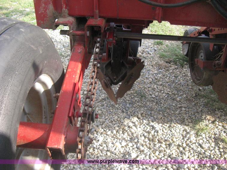 image for item H5476 Case IH 900 Cyclo Air 12 row planter