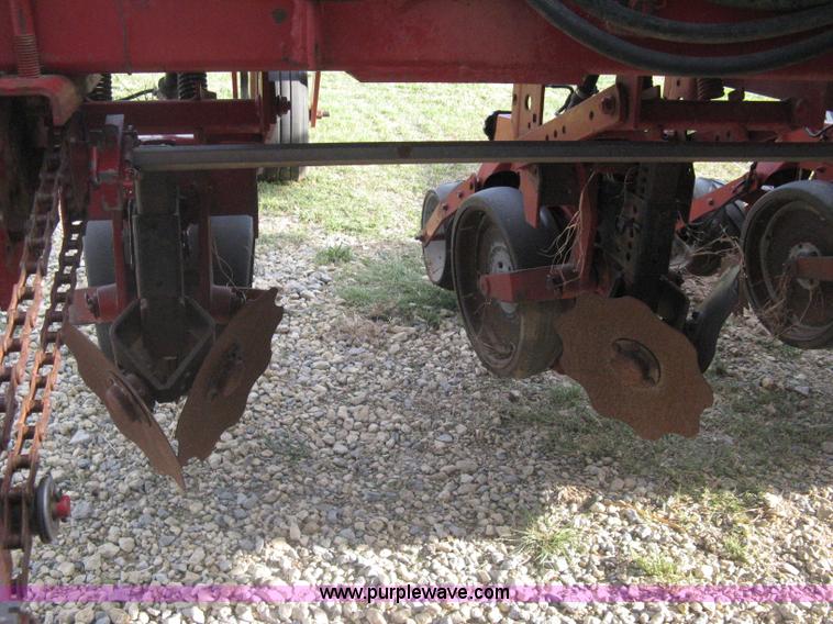 image for item H5476 Case IH 900 Cyclo Air 12 row planter