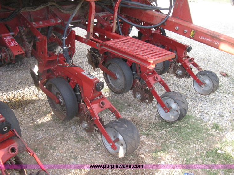 image for item H5476 Case IH 900 Cyclo Air 12 row planter