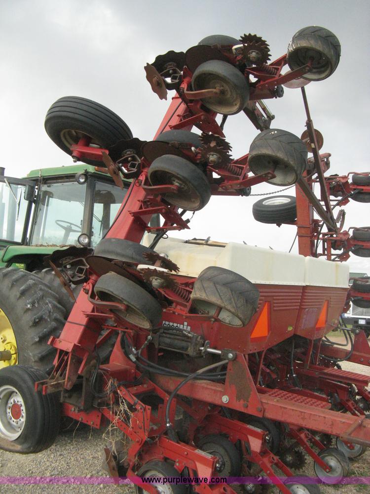 image for item H5476 Case IH 900 Cyclo Air 12 row planter