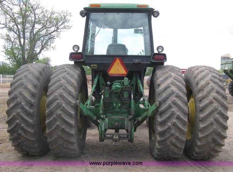 image for item H5479 1985 John Deere 4850 tractor