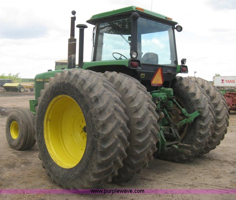 image for item H5479 1985 John Deere 4850 tractor