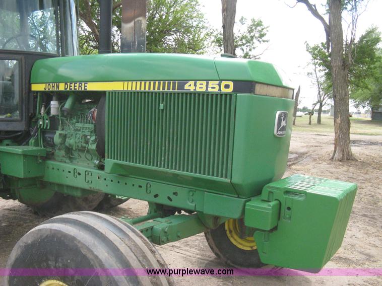 image for item H5479 1985 John Deere 4850 tractor