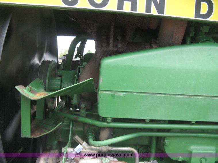 image for item H5479 1985 John Deere 4850 tractor