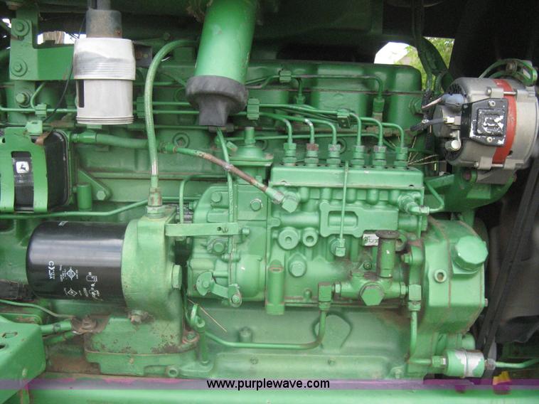 image for item H5479 1985 John Deere 4850 tractor