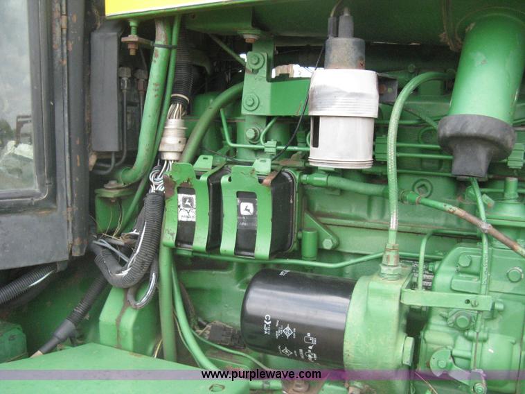 image for item H5479 1985 John Deere 4850 tractor