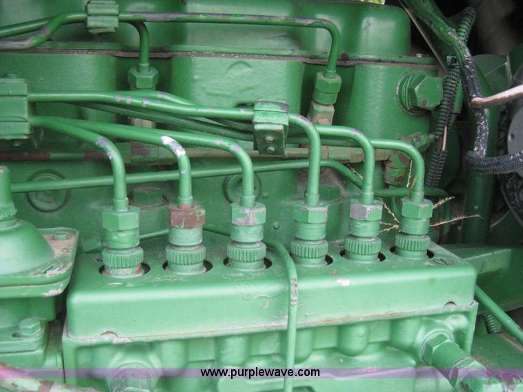 image for item H5479 1985 John Deere 4850 tractor