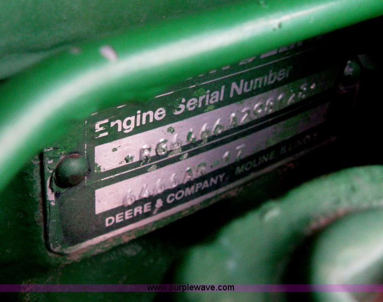 image for item H5479 1985 John Deere 4850 tractor
