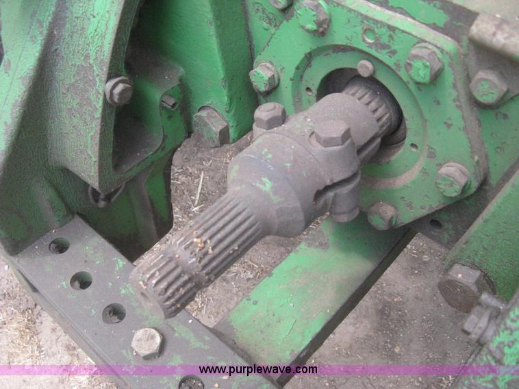 image for item H5479 1985 John Deere 4850 tractor