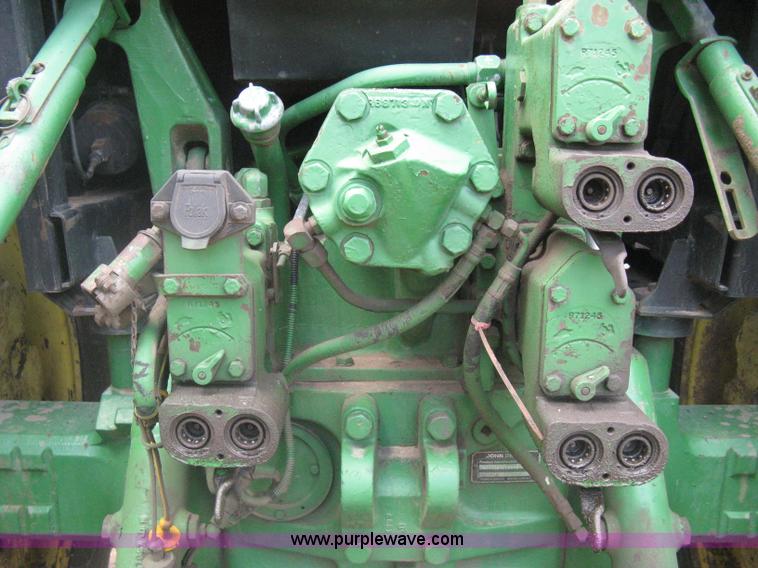 image for item H5479 1985 John Deere 4850 tractor