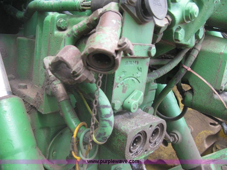 image for item H5479 1985 John Deere 4850 tractor