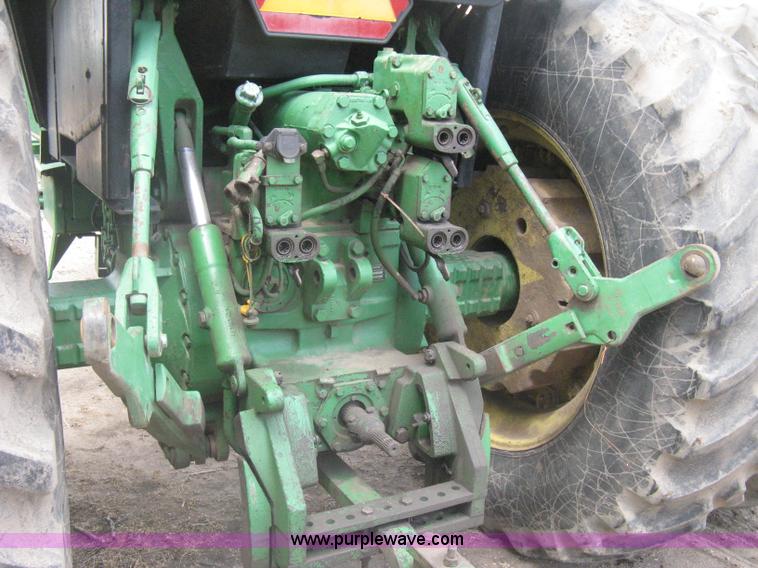 image for item H5479 1985 John Deere 4850 tractor