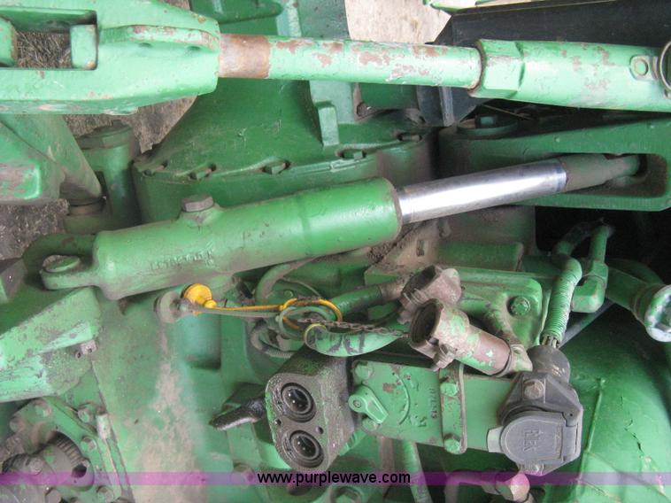 image for item H5479 1985 John Deere 4850 tractor