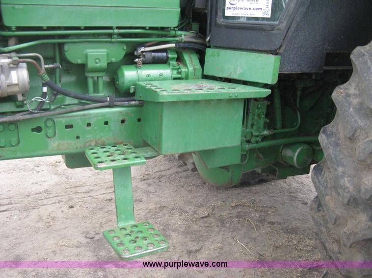 image for item H5479 1985 John Deere 4850 tractor