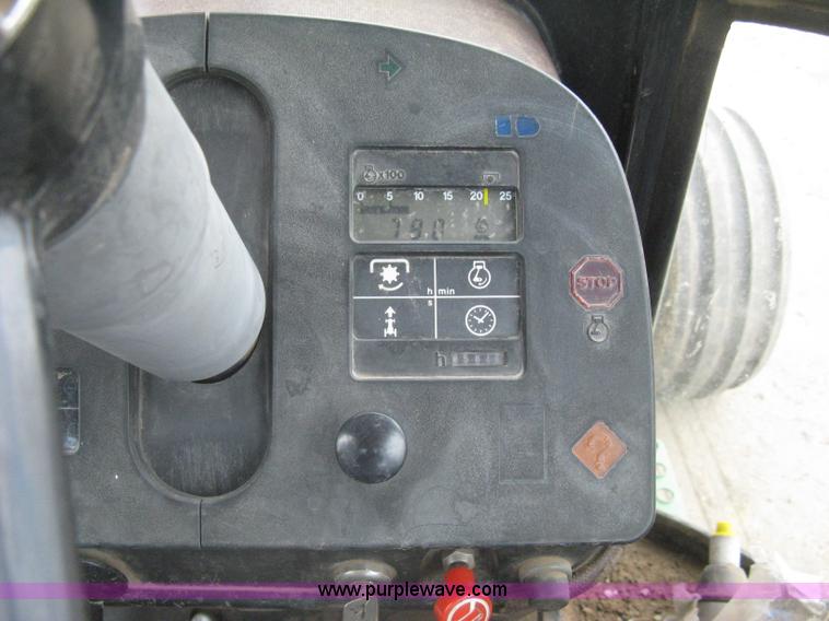 image for item H5479 1985 John Deere 4850 tractor