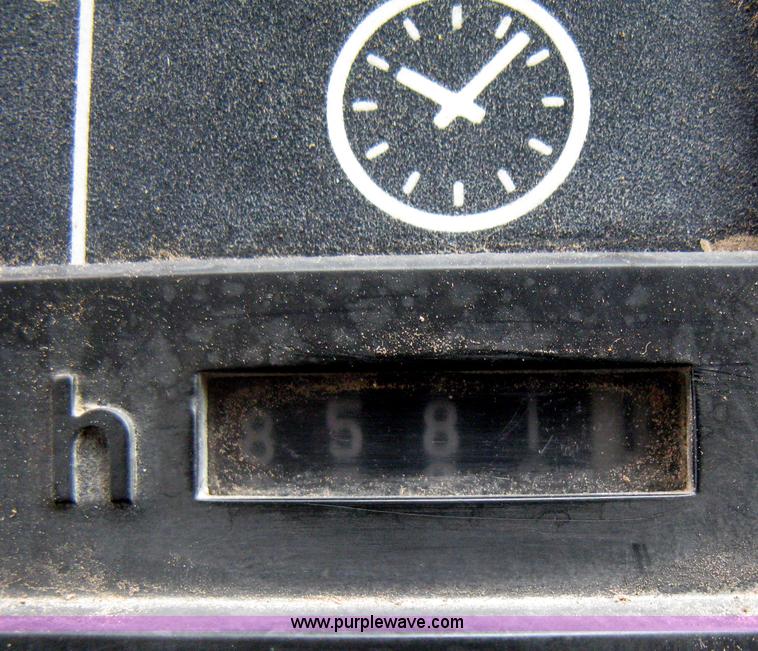 image for item H5479 1985 John Deere 4850 tractor