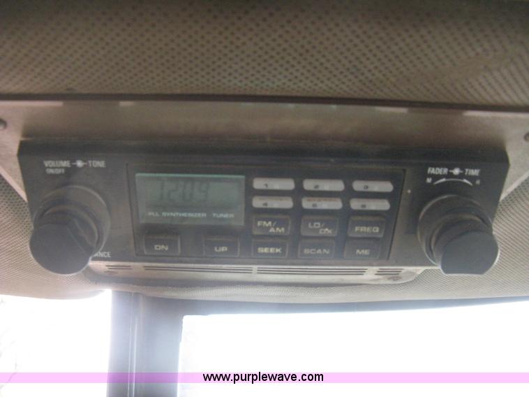 image for item H5479 1985 John Deere 4850 tractor