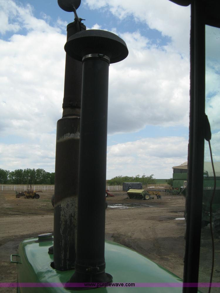 image for item H5479 1985 John Deere 4850 tractor