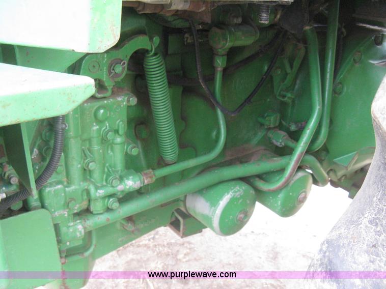 image for item H5479 1985 John Deere 4850 tractor