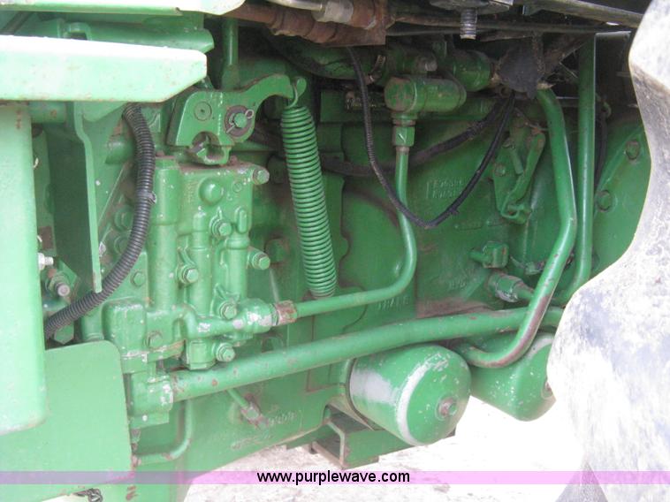 image for item H5479 1985 John Deere 4850 tractor