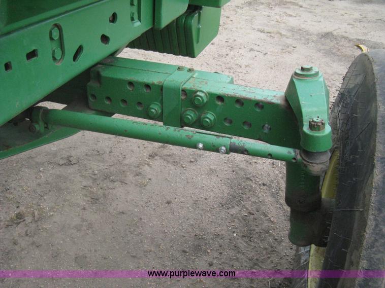 image for item H5479 1985 John Deere 4850 tractor