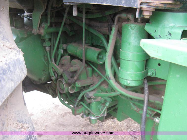 image for item H5479 1985 John Deere 4850 tractor