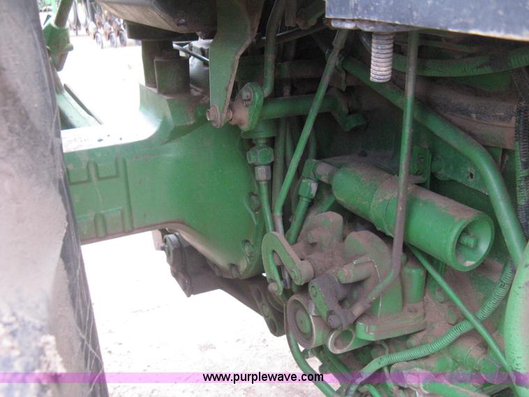 image for item H5479 1985 John Deere 4850 tractor