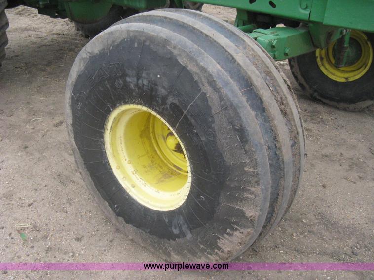 image for item H5479 1985 John Deere 4850 tractor