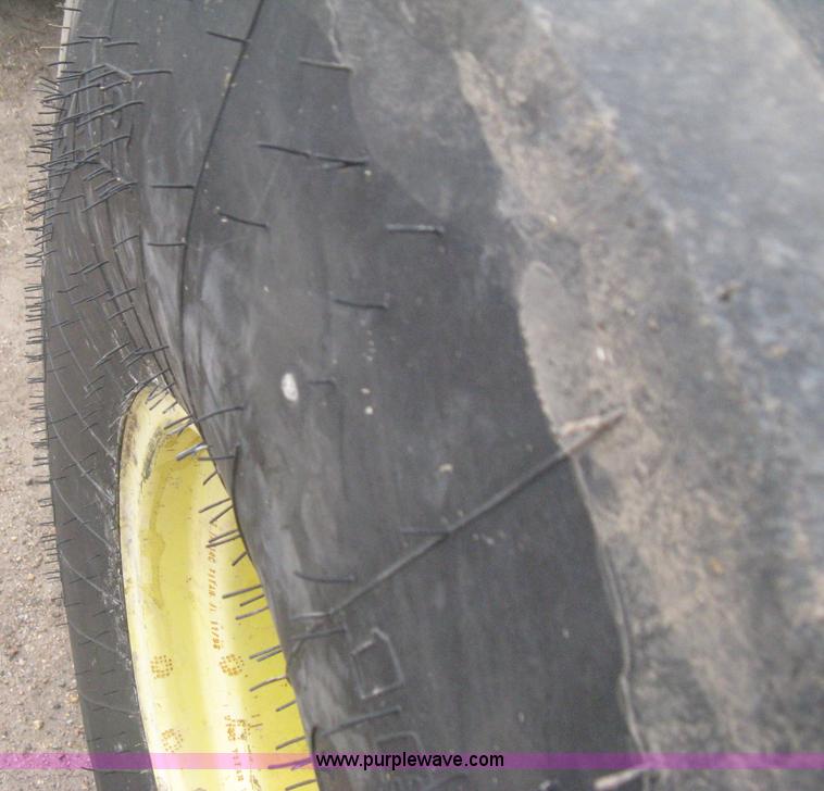 image for item H5479 1985 John Deere 4850 tractor