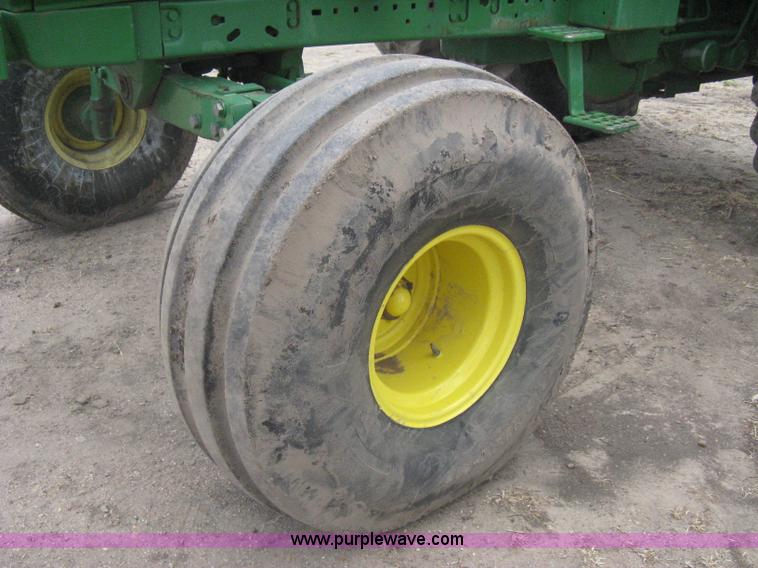 image for item H5479 1985 John Deere 4850 tractor