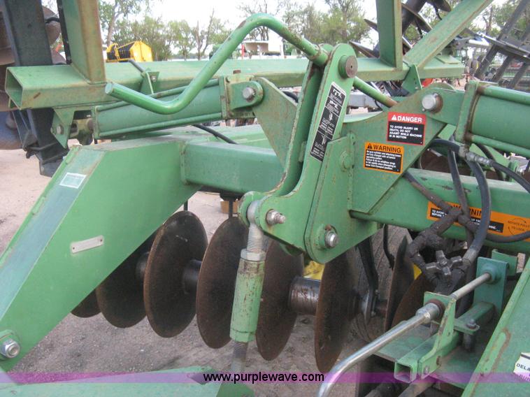 image for item H5492 John Deere 630 disk harrow