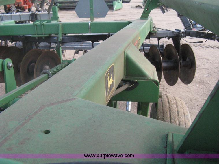 image for item H5492 John Deere 630 disk harrow