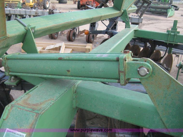 image for item H5492 John Deere 630 disk harrow