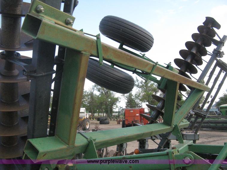 image for item H5492 John Deere 630 disk harrow