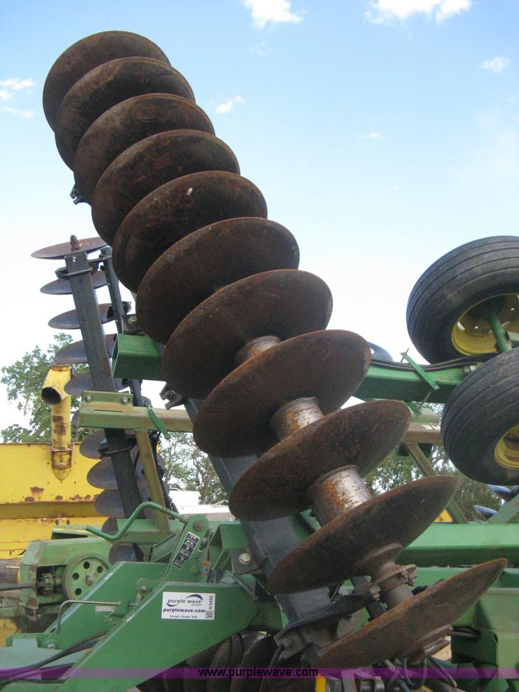 image for item H5492 John Deere 630 disk harrow