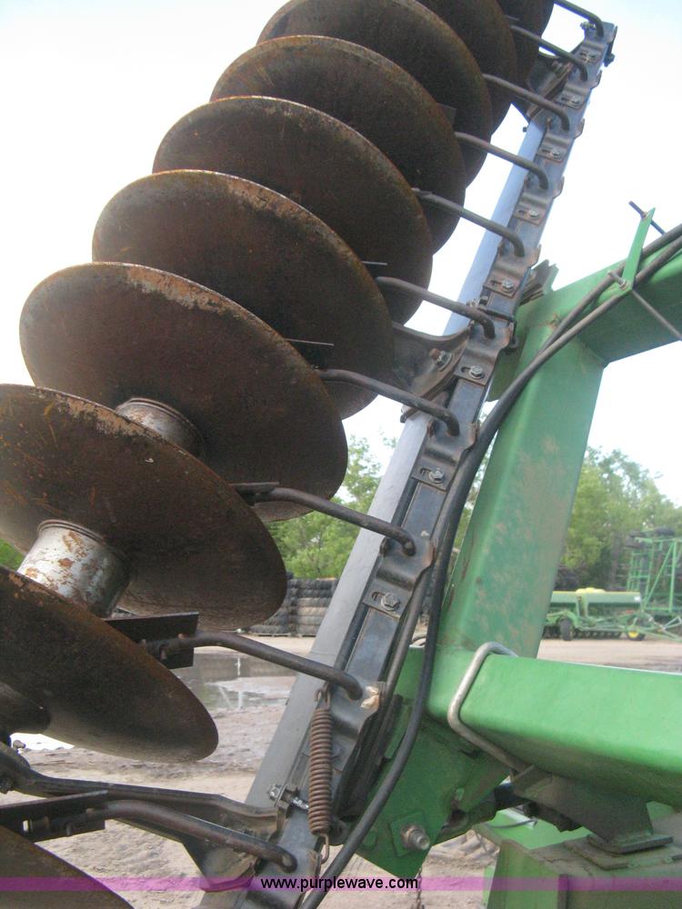 image for item H5492 John Deere 630 disk harrow