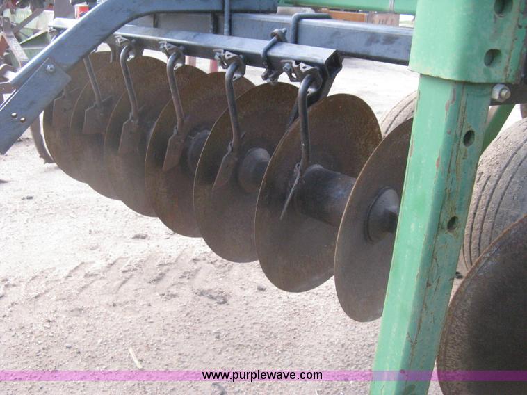 image for item H5492 John Deere 630 disk harrow
