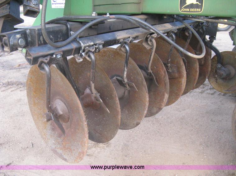image for item H5492 John Deere 630 disk harrow