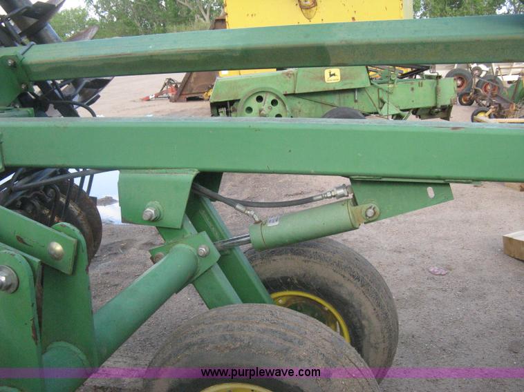 image for item H5492 John Deere 630 disk harrow