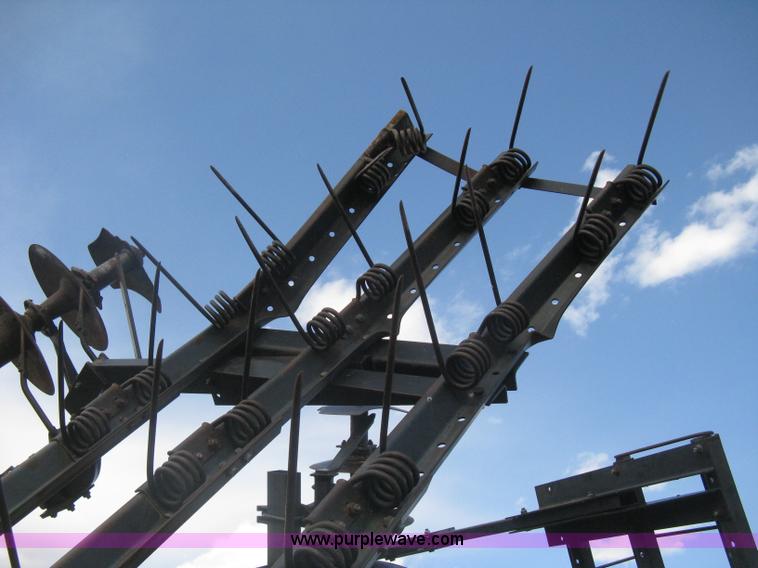 image for item H5492 John Deere 630 disk harrow