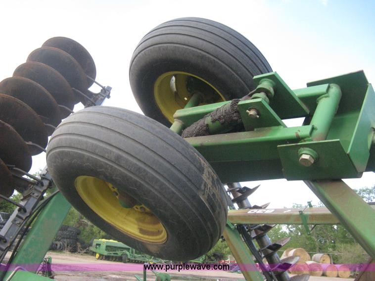 image for item H5492 John Deere 630 disk harrow
