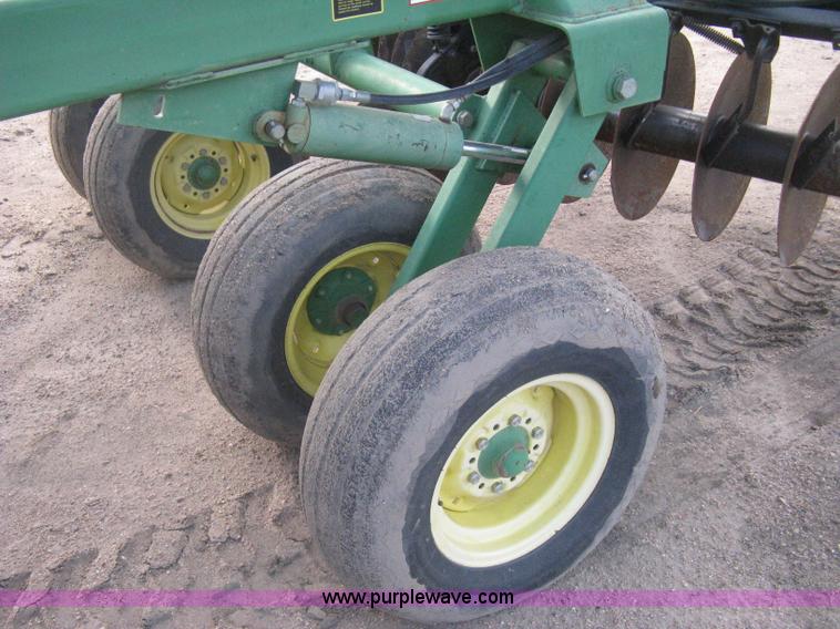 image for item H5492 John Deere 630 disk harrow