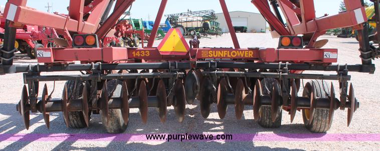 image for item H5664 Sunflower 1433-35 tandem offset disk