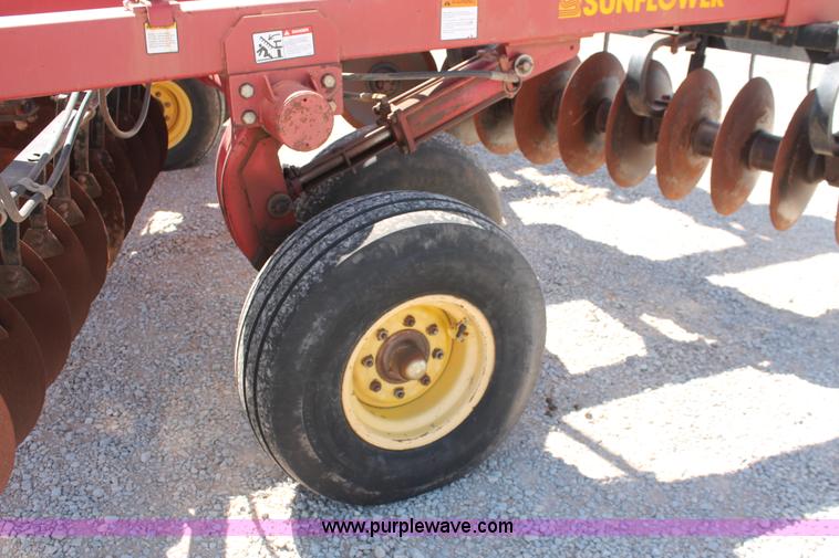 image for item H5664 Sunflower 1433-35 tandem offset disk