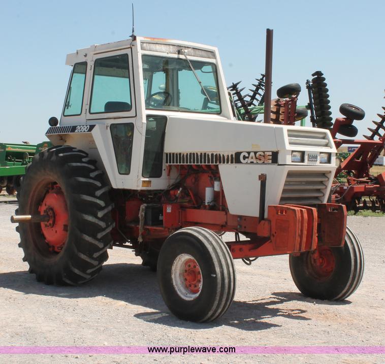 image for item H5665 1983 Case 2090 tractor