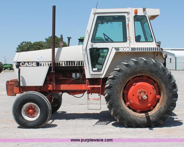 image for item H5665 1983 Case 2090 tractor
