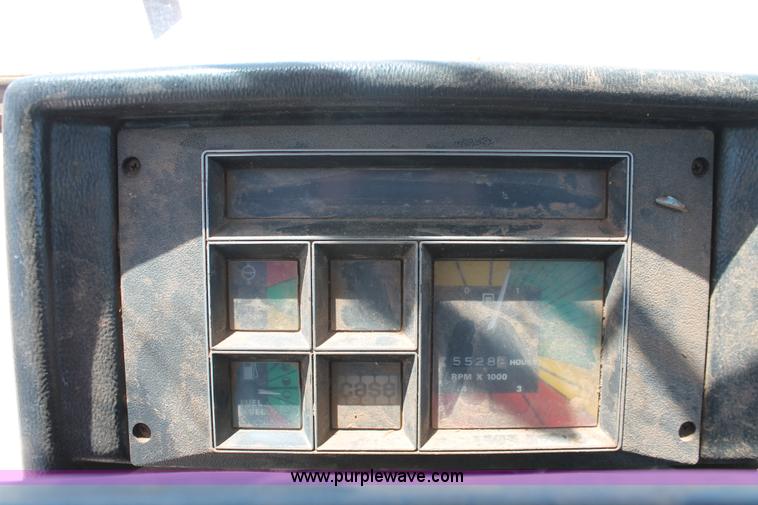 image for item H5665 1983 Case 2090 tractor