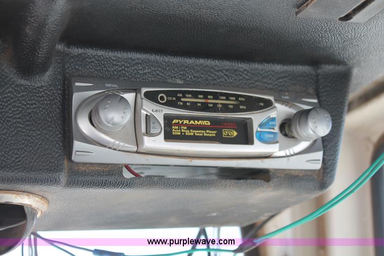 image for item H5665 1983 Case 2090 tractor