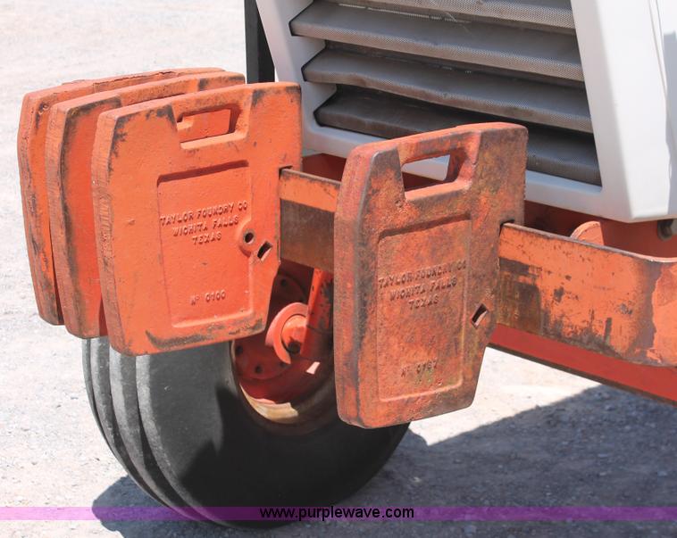 image for item H5665 1983 Case 2090 tractor