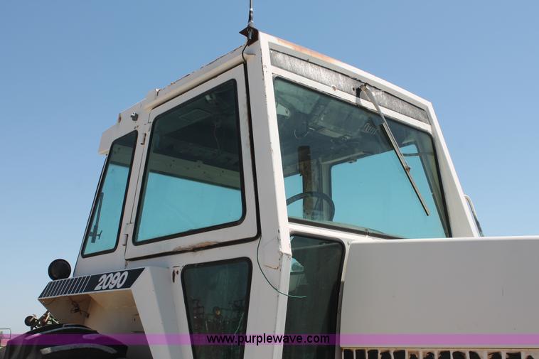 image for item H5665 1983 Case 2090 tractor